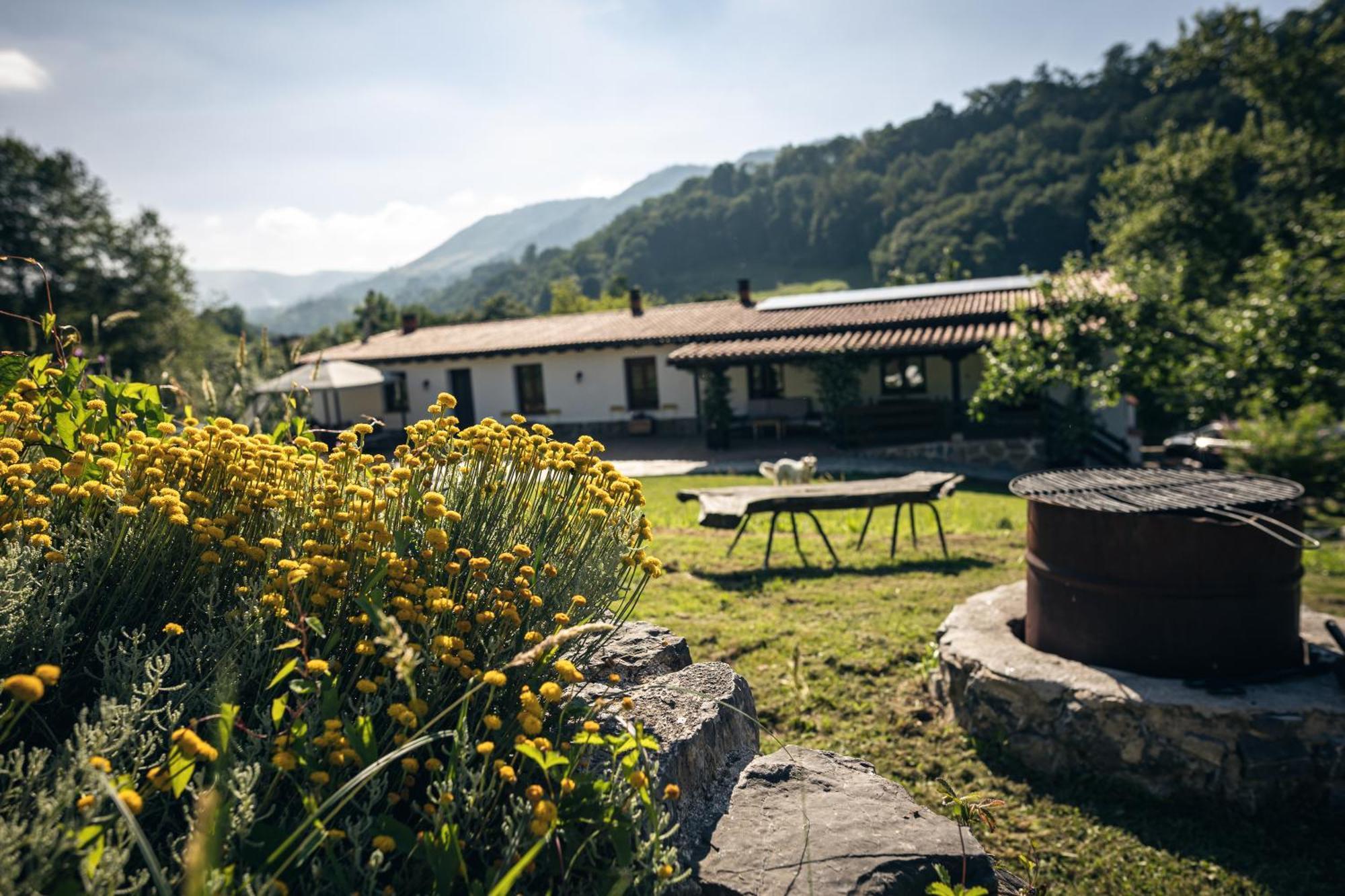 Finca La Naguada Casa Rural En Asturias Beloncio エクステリア 写真
